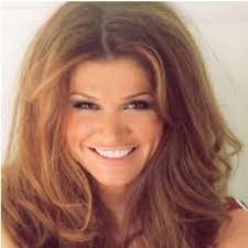 Lynette Carolla's Instagram, Twitter & Facebook