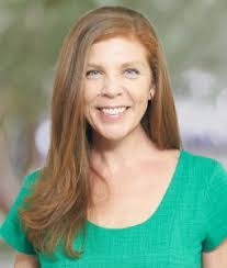 Lauren Workman's Instagram, Twitter & Facebook