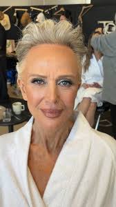 Janine Holmes-PRO Makeup Artist & Hairstylist (@j9homiemakeup) • Instagram  photos and videos