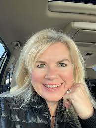 Monthly dinner outing for women in Franklin to connect and build community