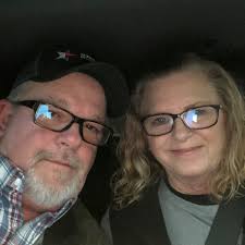 What wood type does everyone use to build charcuterie boards?