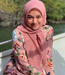 Find norman hakim's contact information, age, background check, white pages, relatives, social networks, resume, professional records & pictures. Memori Lahir Dalam Kereta Dah Besar Dan Cantik Anak Norman Hakim