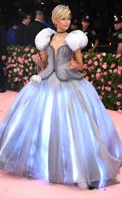 See her full entrance complete with a wand and a lost glass slipper. Every Unbelievable Look From The 2019 Met Gala Zendaya Met Gala Zendaya Dress Zendaya Style
