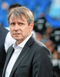 … sein vorkaufsrecht «ich habe mein vorkaufsrecht für die 901'600 aktien an der fc basel holding ag von bernhard burgener ausgeübt. Fc Basel Fc Basel Nachster Akt Im Machtkampf Fc Basel Verlagshaus Jaumann