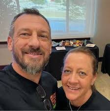 Sandy Gandy's Instagram, Twitter & Facebook