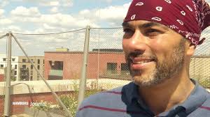 "Mr. Kris": Tagsüber Lehrer, abends Musical-Star