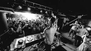 Drum and bass (also called jungle and is often abbreviated to d&b / dnb / drum n bass / drum & bass) is defined by its focus on fast syncopated breakbeat drum patterns and heavy sub basslines. Why Do People Hate Jump Up Dnb Amen Breaks