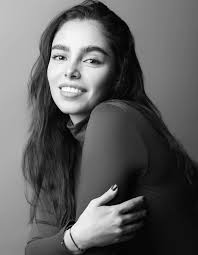 Girl in red By @alberto.hidalgo