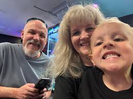 Little Impression of .....ROBERT JON & THE WRECK .... Live at Ribs &  Blues.........