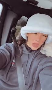 Profil za Evelin Stone