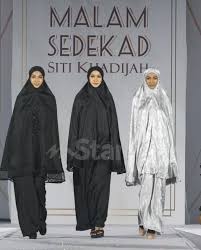 Untuk anak sulungnya, penyanyi itu mengungkapkan rasa kasih dan. Dulu Mak Teringin Nak Pakai Telekung Siti Khadijah Sekarang Dah Ada Busana Untuk Anak Lelaki Mak Mode Mstar