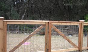 Pictures Of Cattle Panel Fencing Or Livestock Fencing Austin Tx Cattle Panel Fence Farm Gate Cattle Panels