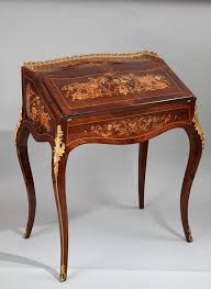 An Elegant Louis Xv Style Heart Shaped Wood Marquetry Table Attributed To A Krieger Marquetry Marquetry Furniture Art Furniture