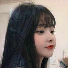 Delia Chase's Instagram, Twitter & Facebook