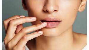 Cara Mengatasi Bibir Kering Dan Mengelupas Sederhana Dan Mudah Dipraktikkan Lifestyle Liputan6 Com