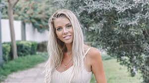 She gained popularity after she participated as a contestant in a reality tv show marseillais: Jessica Thivenin Pregnant This Photo With Maylone Touches The Canvas Archyde