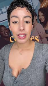 Chroniqueuse TV dans l'émission Copines sur Trace Urban