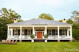 Ranch style homes have became popular with luxury, modern, rustic types. Symmetrical And Simple Birdhouse Farm Beautiful Houses Exterior House Exterior Country House Plans