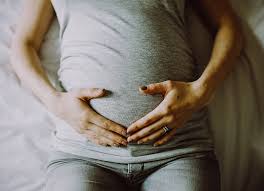 Il arrive toutefois que les taches persistent plus longtemps : J Ai Teste La Ceinture Belly Bandit Apres L Accouchementles Louves