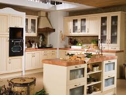 Aquí puedes aprender 10 trucos para decorar cocinas rústicas y conseguir que sean a la vez decorar una cocina para darle un estilo determinado tiene su aquel. Como Decorar Cocinas Rusticas
