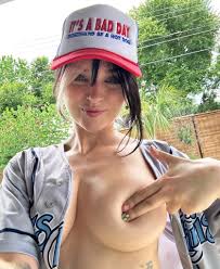 PeachJars on X: sorry cant hear you over the sound of my massive tits  anyways t.coLjQ5OCDAjM its free to follow ✨  t.coUUTxRPHqbs  X