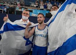 דולגופיאט זכה לציון של 15.033 והקדים את זאפטה ריידרלב מספרד שסיים שני(14.933) ואת תנטלידיס. Cpeomavglrfb M