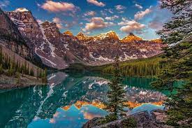 Best Time To Visit Banff National Park Tips To Explore Banff National Park Wyld Stallyons Banff National Park National Parks Canada National Parks
