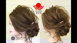 サイドに寄せたルーズなシニヨンから滴る後れ毛と毛流れが大人な雰囲気を醸し出すヘアスタイルです 結婚式や浴衣などにも勿論 一年中楽しめる髪型になってるかと思います シニヨン 髪型 アップ ヘア