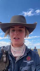 Catching Flights in Australia: Exploring Cattle Stations and Horseback  Adventures