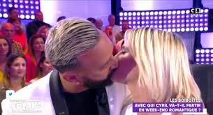 Barbara jean blank (born january 15, 1987) is an american model, actress, ring announcer, reality television personality, and professional wrestler, better known by her ring name kelly kelly. Kelly Vedovelli En Couple Et Amoureuse Je Suis Pleinemen Tele Star
