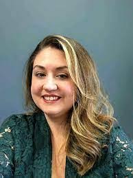 Leslie Tippett's Instagram, Twitter & Facebook