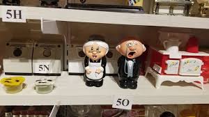 These cute salt and pepper shakers farmhouse jars are perfect for any home with vintage decor, or rustic decor. Cute Nostalgic Salt Pepper Shakers Picture Of Salt And Pepper Shaker Museum Gatlinburg Tripadvisor