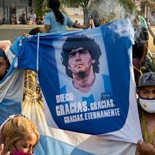 Diego maradona collapsed after a meltdown at argentina's world cup clash with nigeria and diego maradona swears at the nigeria fans as marcos rojo grabs winner for argentina at world cup. Diego Maradona Todesursache Wird Untersucht Familie Beklagt Unregelmassigkeiten Bei Behandlung Fussball