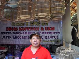 Agar bisa memilih sangkar yang oleh karena itu, untuk mempersiapkan sangkar sebelum membeli burung kicau merupakan tindakan bijaksana untuk memperkecil resiko buruk yang dapat terjadi. Melihat Desa Para Perajin Sangkar Burung Di Yogyakarta