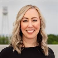 Lisa Steiger's Instagram, Twitter & Facebook