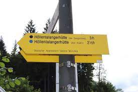 Die hütte verfügt über 2 matratzenlager mit je 23 plätzen und 10 sechsbettzimmer. Wanderung Hollentalklamm Hollentalangerhutte