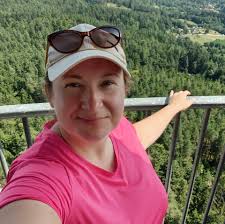 GOOD LUCK to Anna Strachan, who started her LGSA Signature swim at 08h32  this morning. Setting off from the Château de Chillon, Anna is attempting  to swim the length of Lake Geneva,