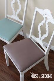 Les Miracles De La Peinture A La Craie Peinture A La Craie Mobilier De Salon Peindre Meuble En Tissu