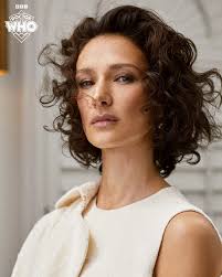 The Duchess unleashed! 👀 Award-winning actress Indira Varma is crossing  galaxies as she joins the new series of #DoctorWho. Find out more here ➡️  https://bbc.in/3BTUtn6
