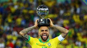 Fight racism the dani alves way. Dani Alves Sucht Auf Instagram Neuen Verein Fussball News Sky Sport