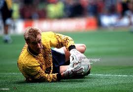 Jun 28, 2021 · nå er venstrebacken endelig klar for å spille i genk sammen med kristian thorstvedt. Sport Football May Erik Thorstvedt Goalkeeper Of Tottenham Hotspur Goalkeeper Tottenham Tottenham Hotspur