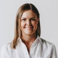 Nicole Handley's Instagram, Twitter & Facebook