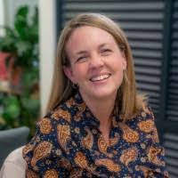 Toni Tomlin's Instagram, Twitter & Facebook