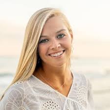 Kaitlyn Thies's Instagram, Twitter & Facebook