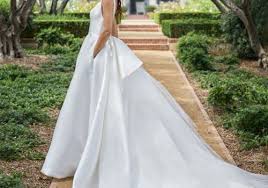 Find the perfect wedding dress for your big day. 45 Wedding Dresses With Pockets