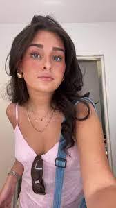 Mandy Lichtenstein's Instagram, Twitter & Facebook