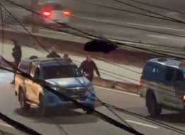Motorista é ferido por bala perdida em perseguição que terminou com PM e criminosos mortos no Rio
