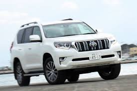 新型ランドクルーザー プラド新車価格・値引き相場・燃費の一覧表を作成。新車価格：353～536万円 値引き相場：0～90万円 燃費：9～12km/l グレード別の購入価格目安が分かります。新型ランドクルーザー プラドをお得に買いたいなら、値引き交渉はテキトーでok! ãƒˆãƒ¨ã‚¿ æ–°åž‹ ãƒ©ãƒ³ãƒ‰ã‚¯ãƒ«ãƒ¼ã‚¶ãƒ¼ãƒ—ãƒ©ãƒ‰ è©¦ä¹— ç‡ƒè²» ãƒ'ãƒ¯ãƒ¼ä¸è¶³ãŒå®Ÿã«æƒœã—ã„ ä¾¡æ ¼ Comãƒžã‚¬ã‚¸ãƒ³