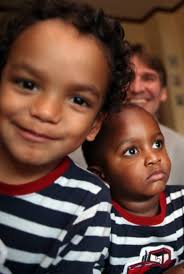 De var bland de första som adopterade från Kenya