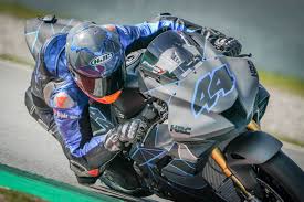 Actualidad, imágenes, vídeos y noticias de pol espargaró en el mundial de motogp. Pol Espargaro On Twitter Domando A La Bestia Taming The Beast Preseason2021 Fireblade Motogp Motogp
